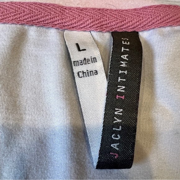 Jaclyn Red Pink Grey Star Pattern Short Sleeve V-Neck Asymmetric Top Shirt Large - Picture 6 of 6